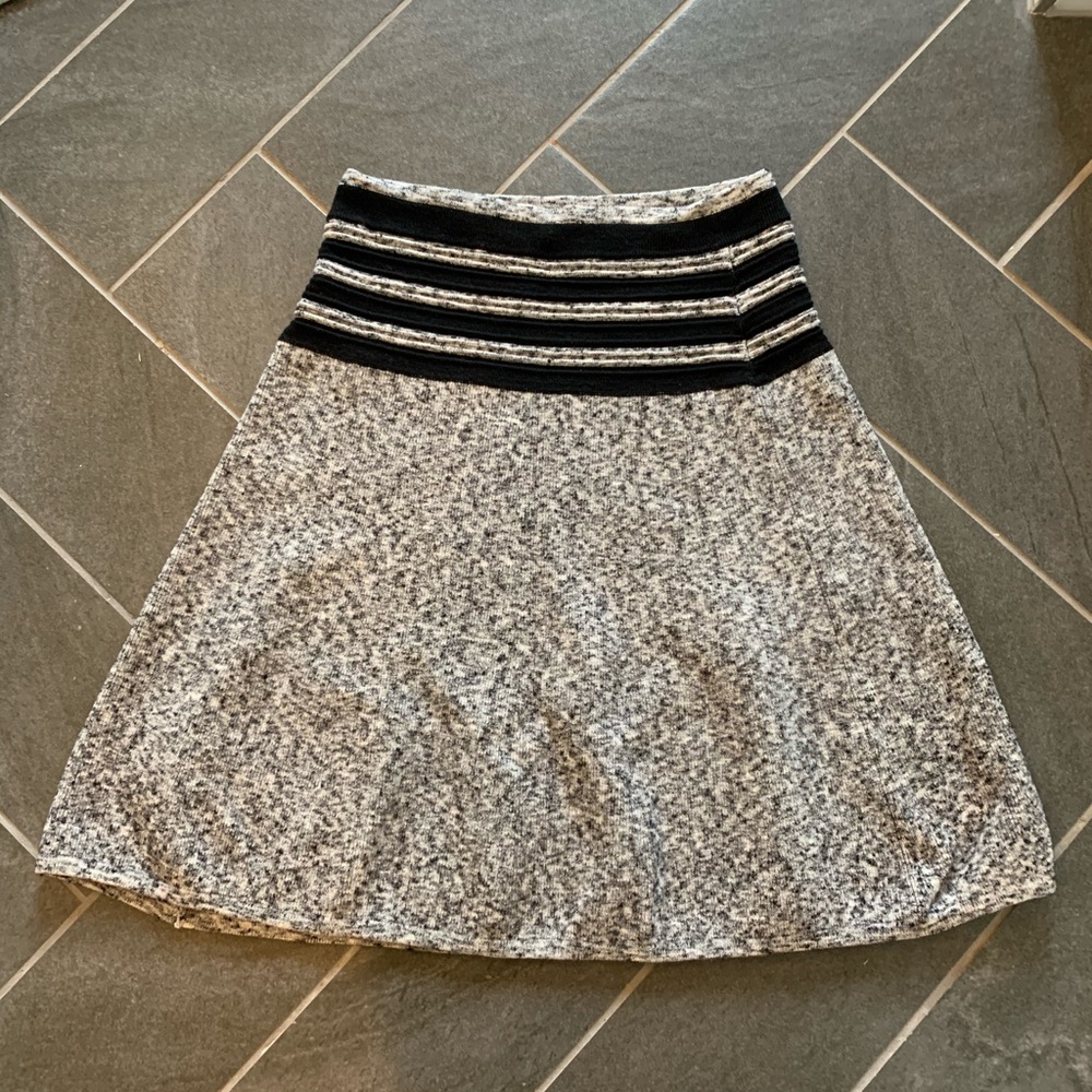 Women’s SVEE knit skirt